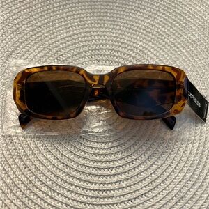 Express Tortoise sunglasses 🤎🖤